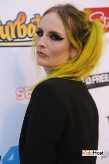 ynotcams2018_redcarpet121 